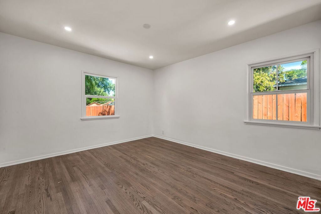 1091 Palm Terrace - Photo 12