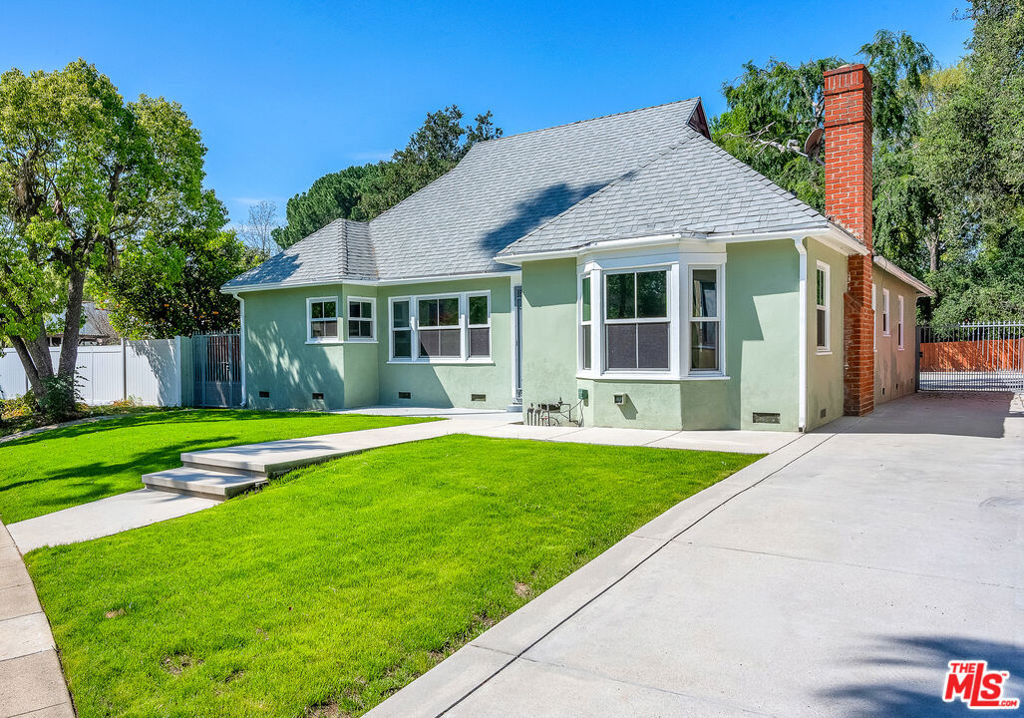 1091 Palm Terrace - Photo 1