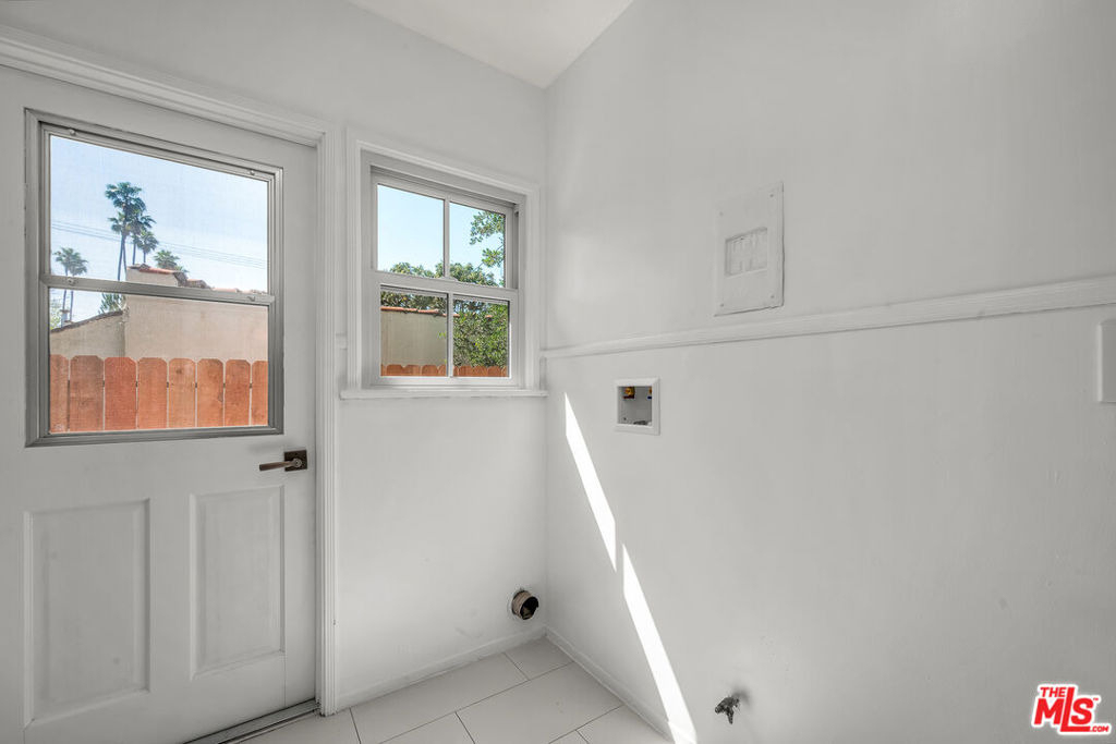 1091 Palm Terrace - Photo 26