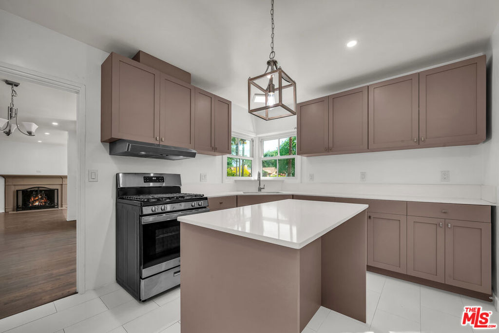 1091 Palm Terrace - Photo 9