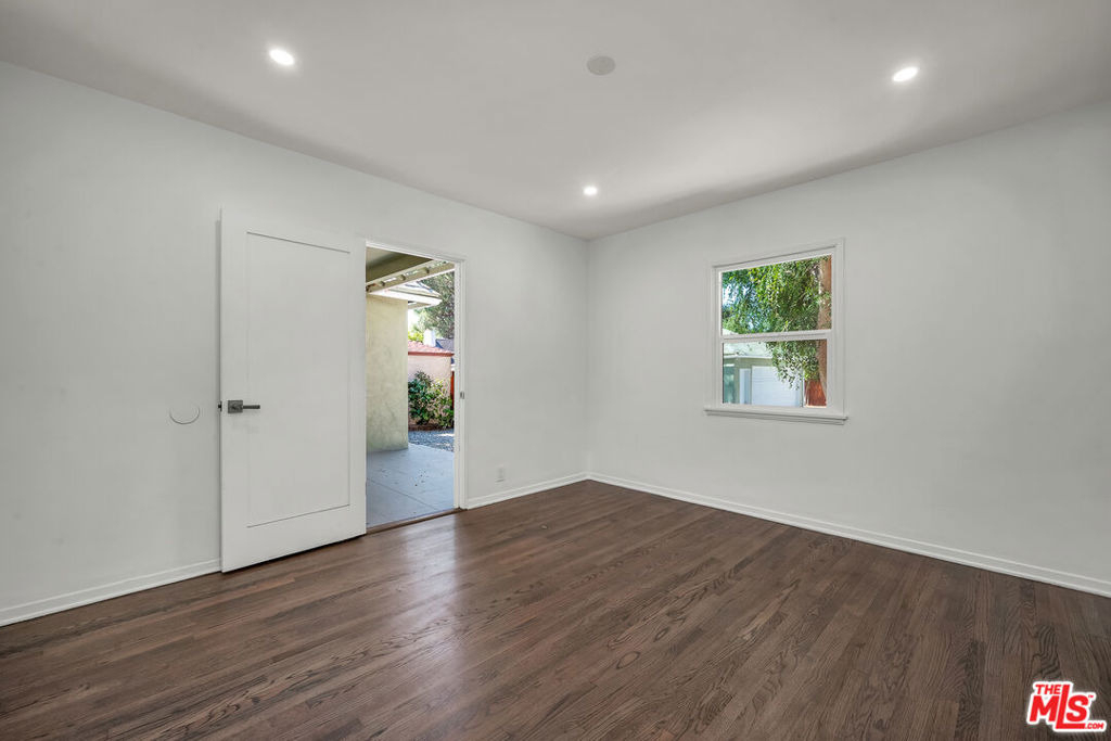 1091 Palm Terrace - Photo 24