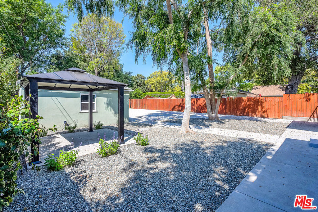 1091 Palm Terrace - Photo 29