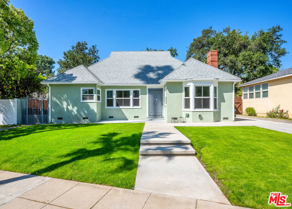 1091 Palm Terrace - Photo 2