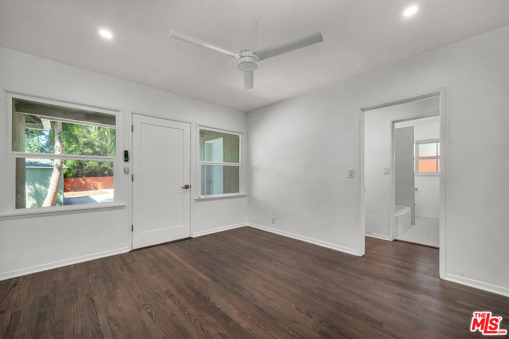 1091 Palm Terrace - Photo 17