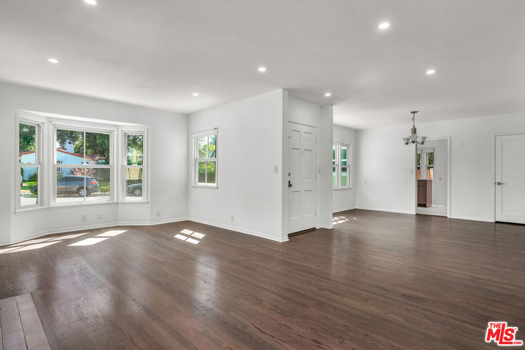1091 Palm Terrace - Photo 5