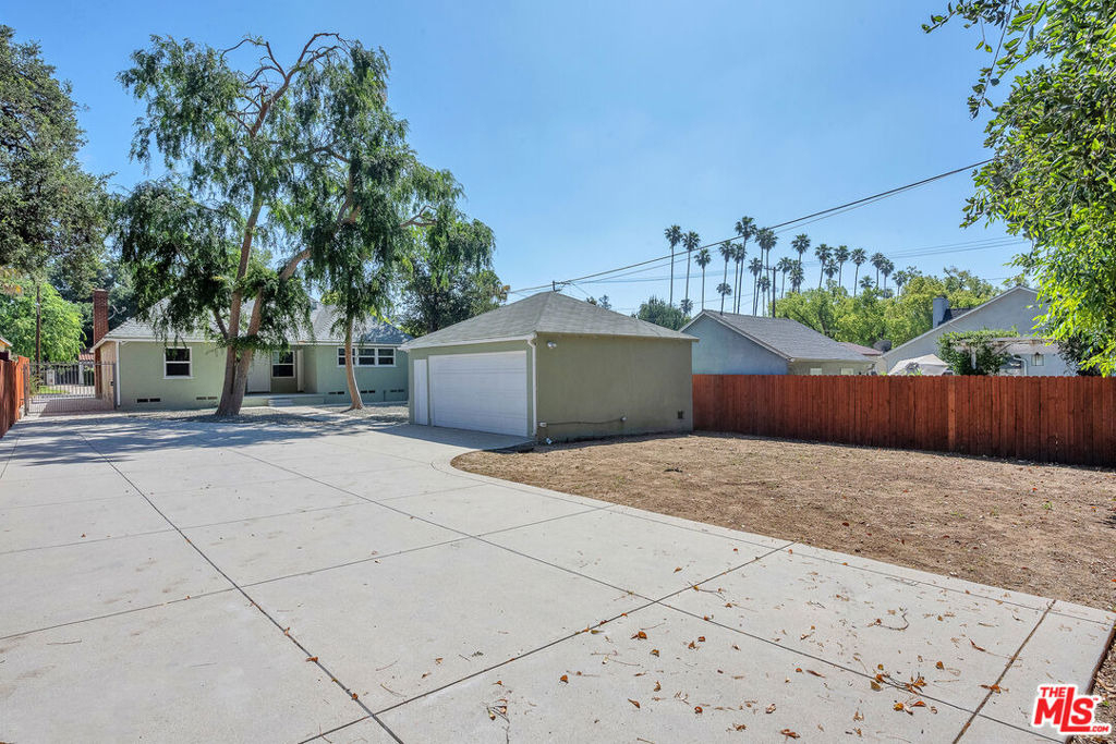 1091 Palm Terrace - Photo 28