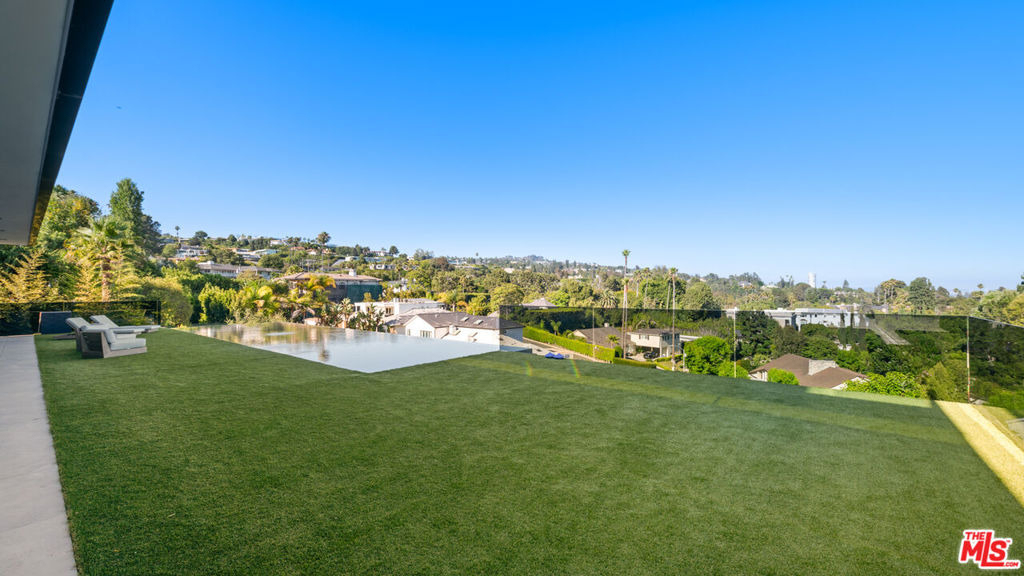 1140 Summit Drive - Photo 32