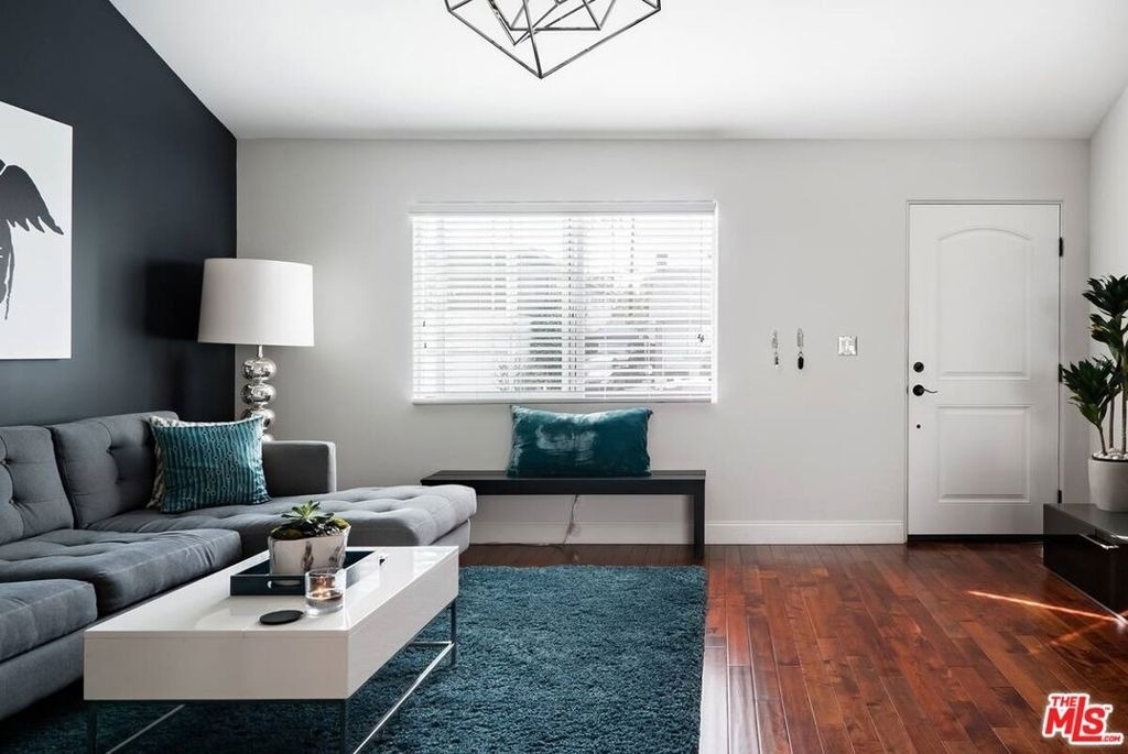 1350 N Stanley Avenue - Photo 9