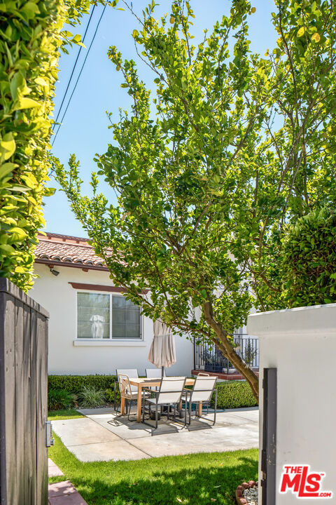 1350 N Stanley Avenue - Photo 4