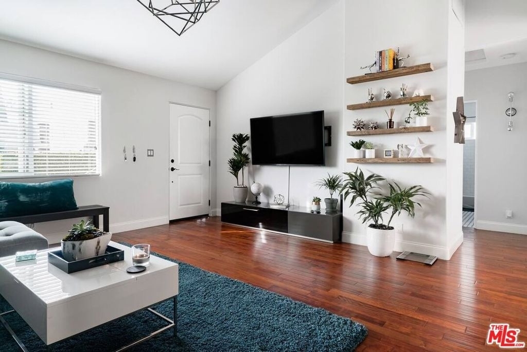 1350 N Stanley Avenue - Photo 8