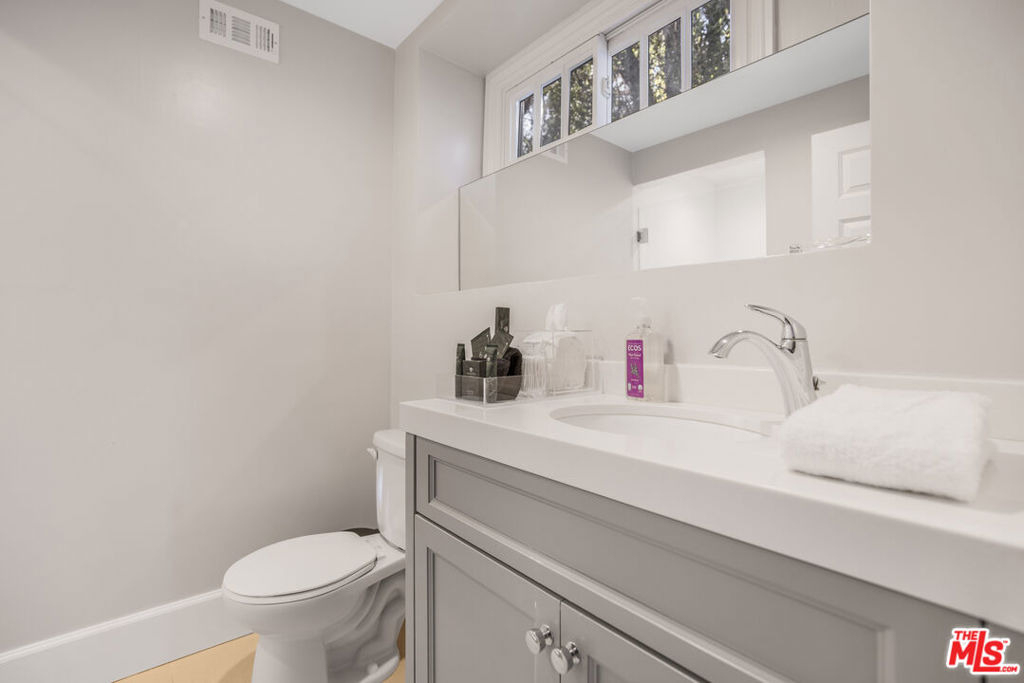 14619 Valley Vista Boulevard - Photo 47