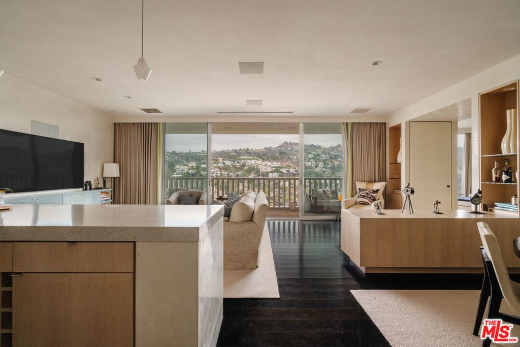 9255 Doheny Road - Photo 0