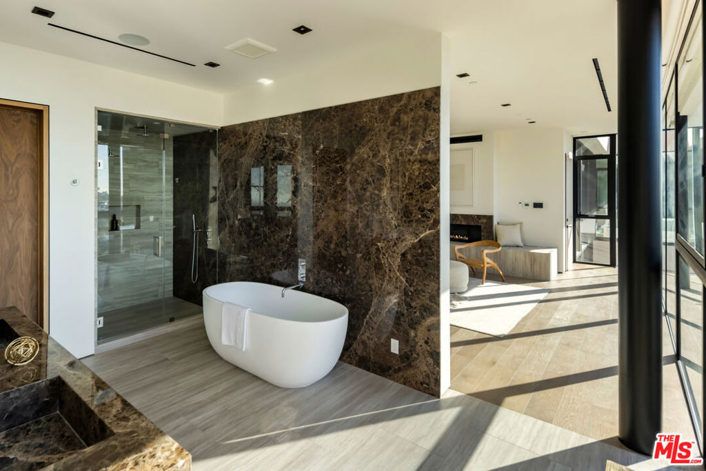 8777 W Hollywood Boulevard - Photo 8