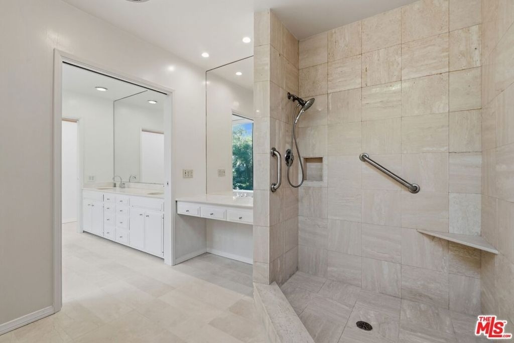 510 Toyopa Drive - Photo 18