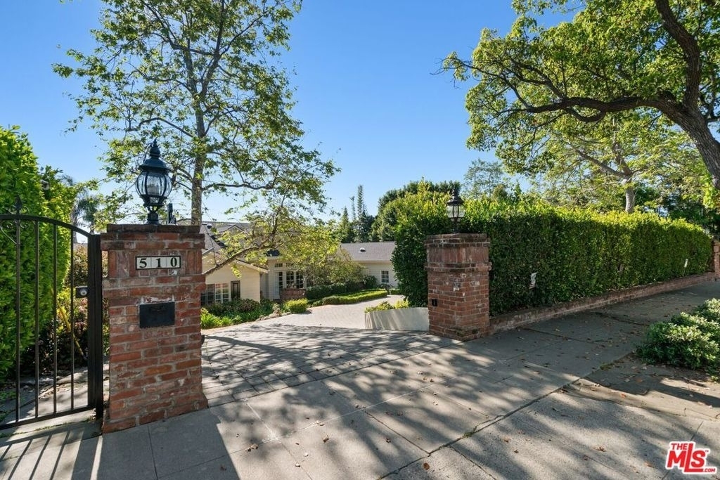 510 Toyopa Drive - Photo 0