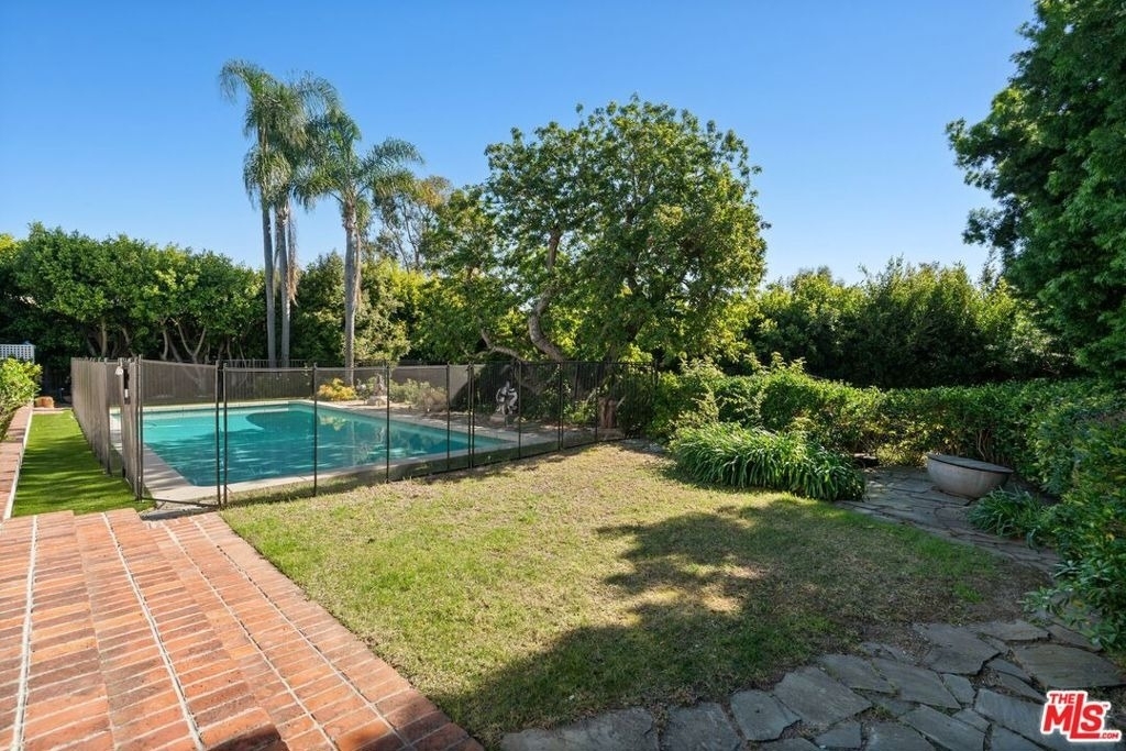 510 Toyopa Drive - Photo 28