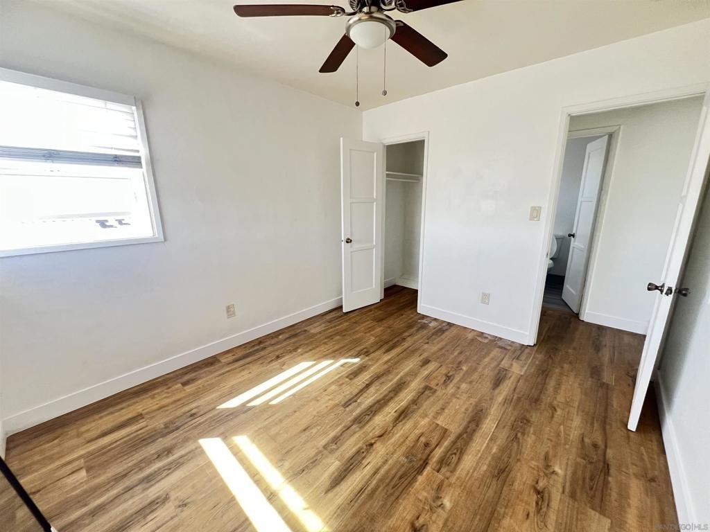 4064 Oakcrest Dr - Photo 3