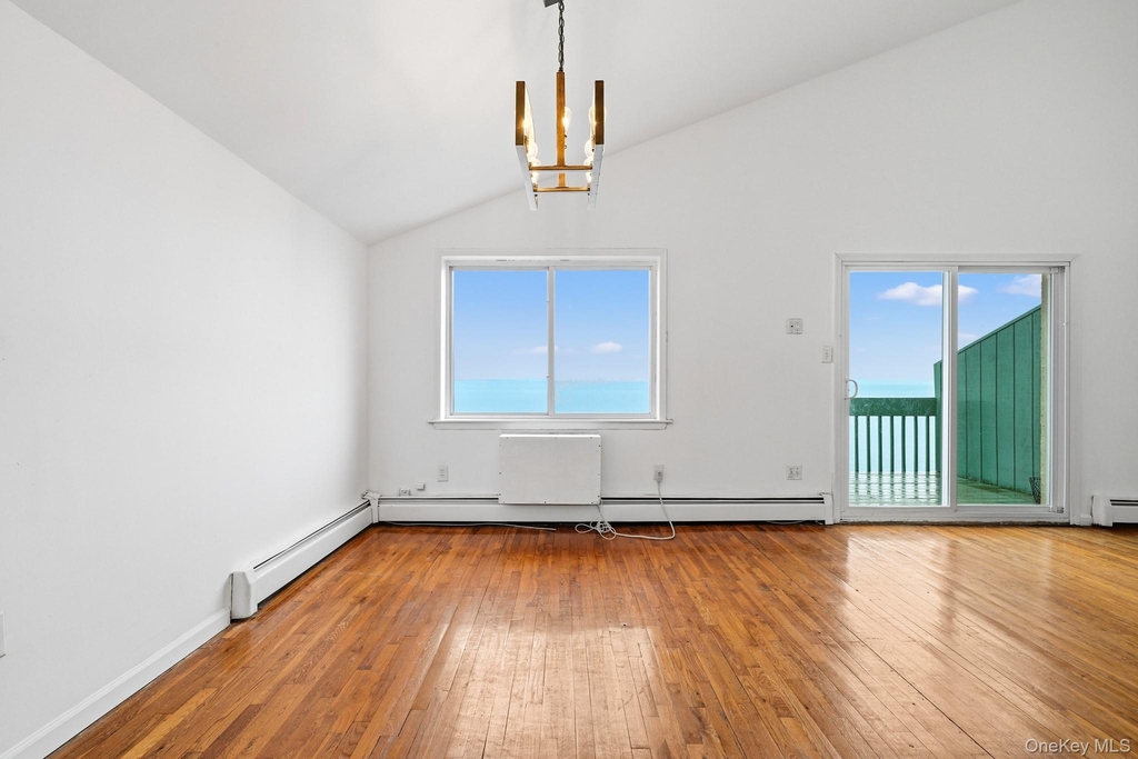 Shore Drive - Photo 2