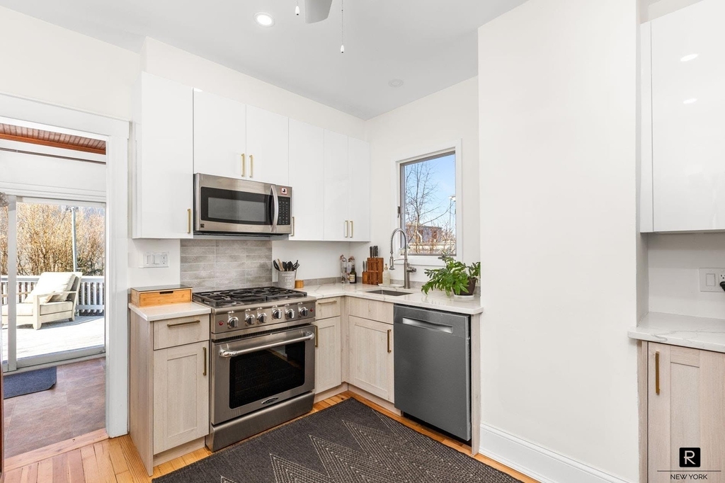 401 Hunter Avenue - Photo 8