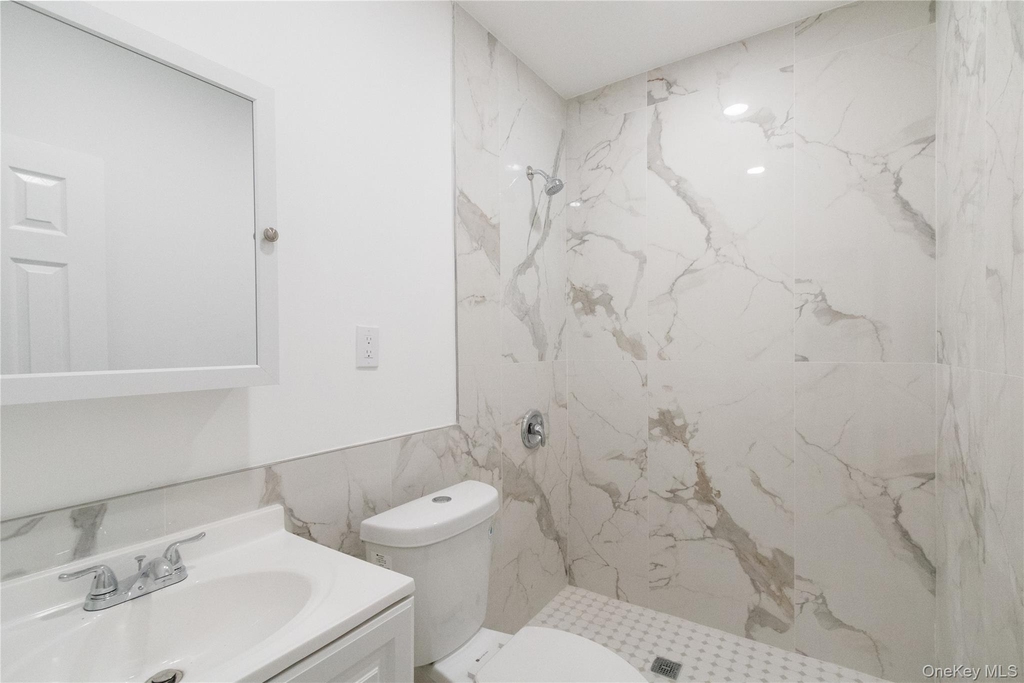 21-29 Audrey Avenue - Photo 5
