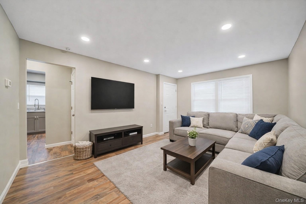 130 5th Avenue - Photo 4
