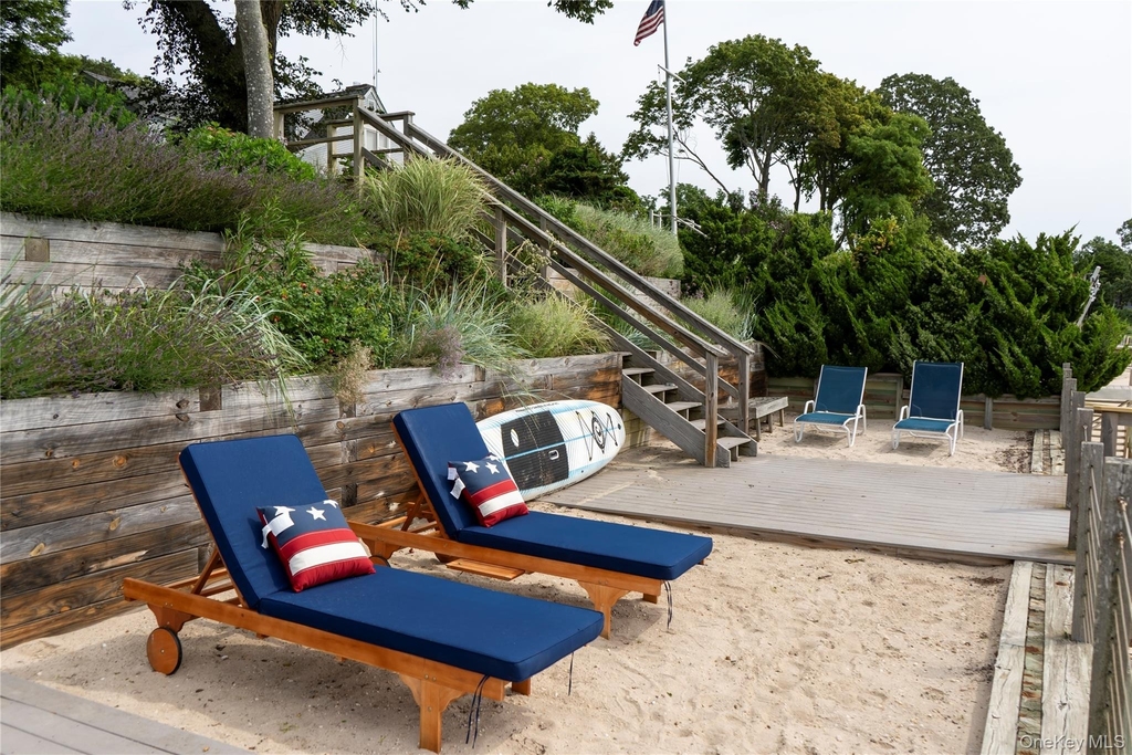 1429 Peconic Bay Boulevard - Photo 19