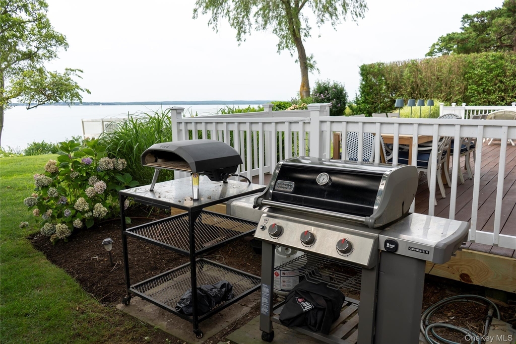 1429 Peconic Bay Boulevard - Photo 26