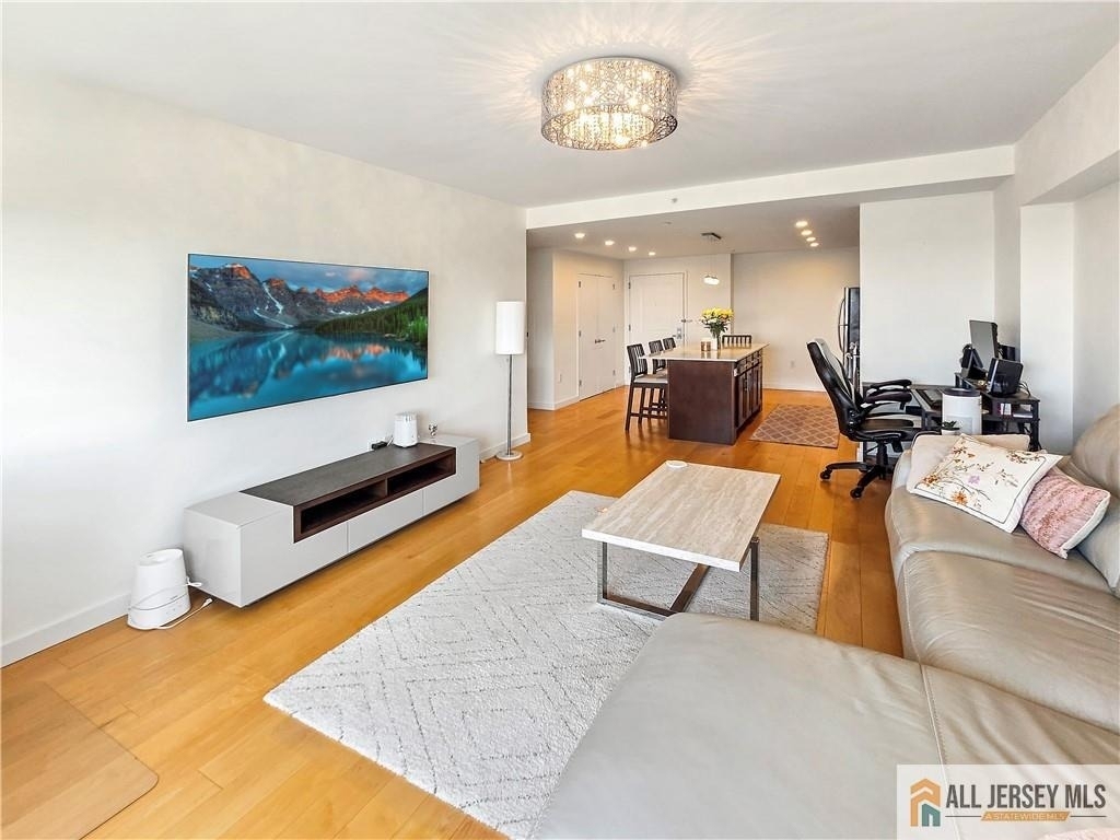 110 Somerset Street - Photo 1