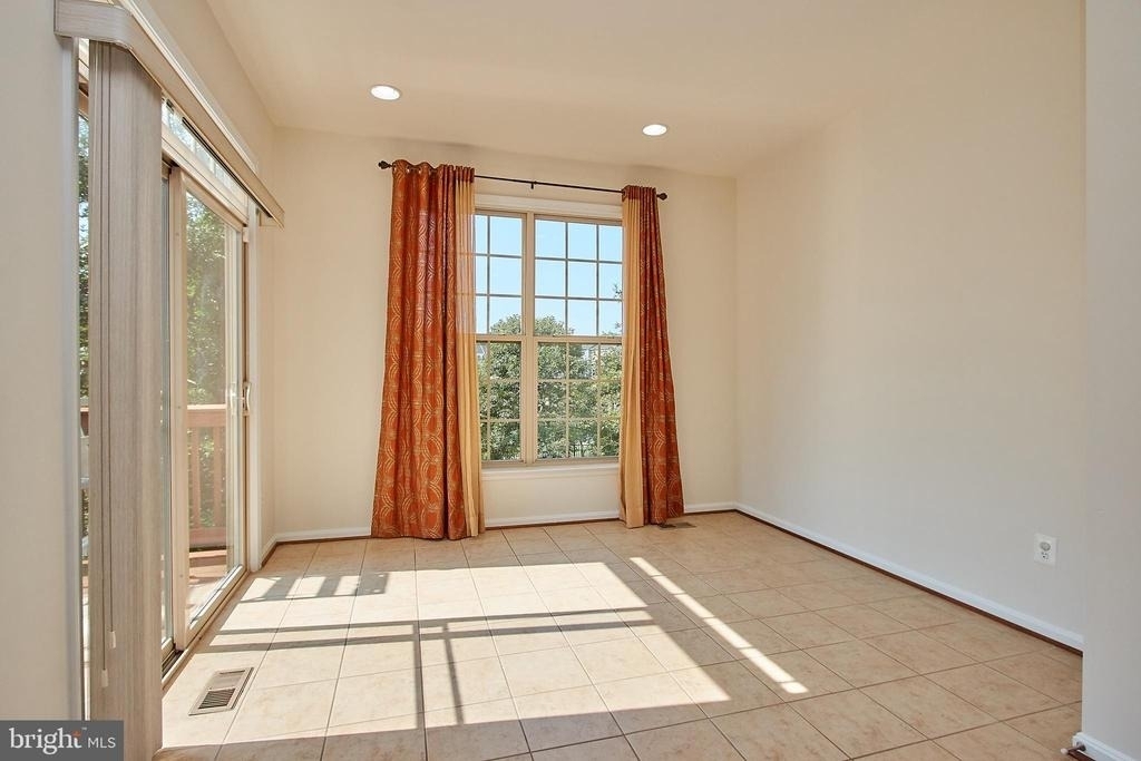 42649 Macauley Place - Photo 10