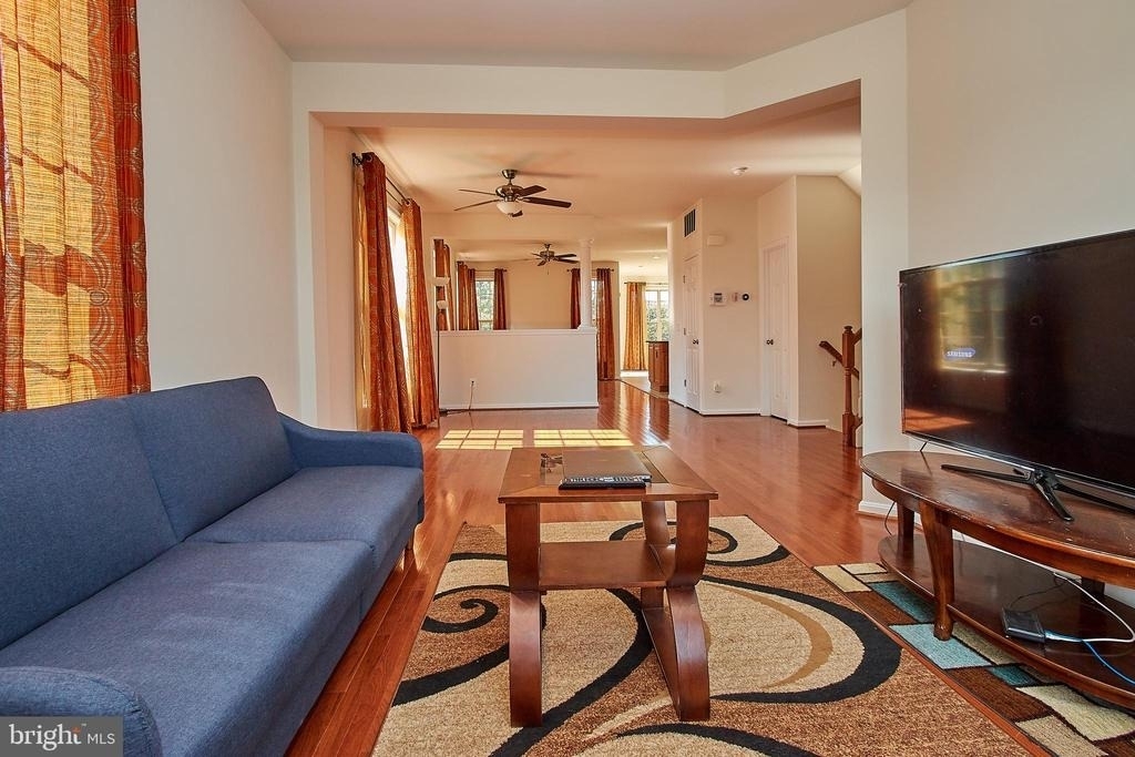 42649 Macauley Place - Photo 4