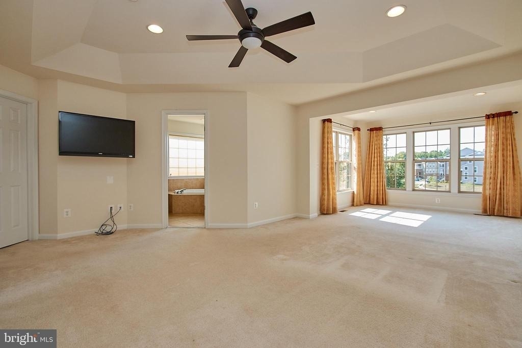 42649 Macauley Place - Photo 13