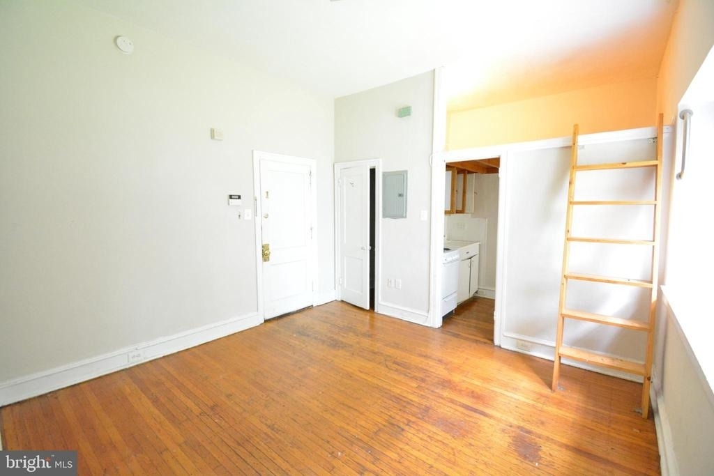 251 W Rittenhouse Street - Photo 0