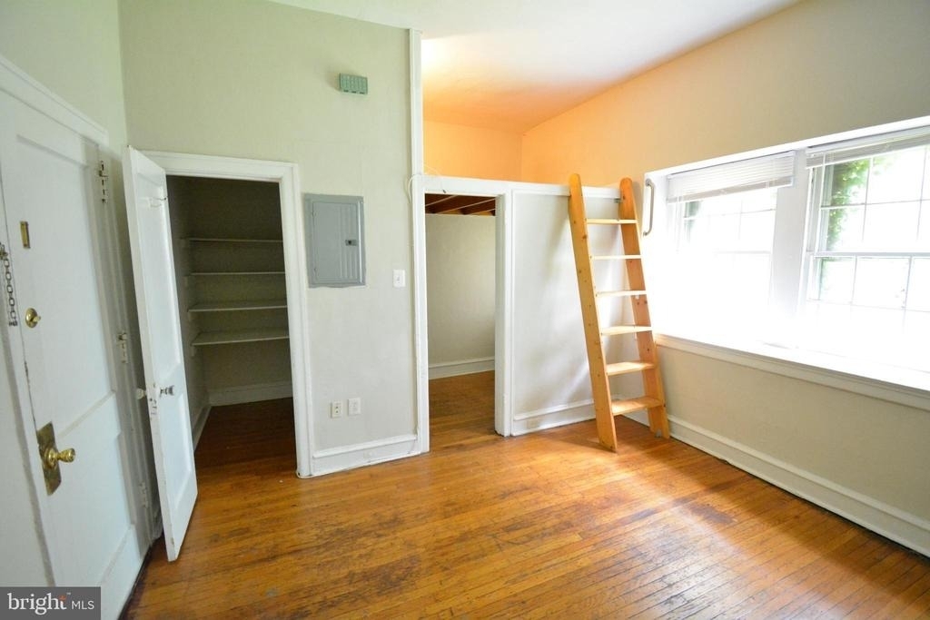 251 W Rittenhouse Street - Photo 3