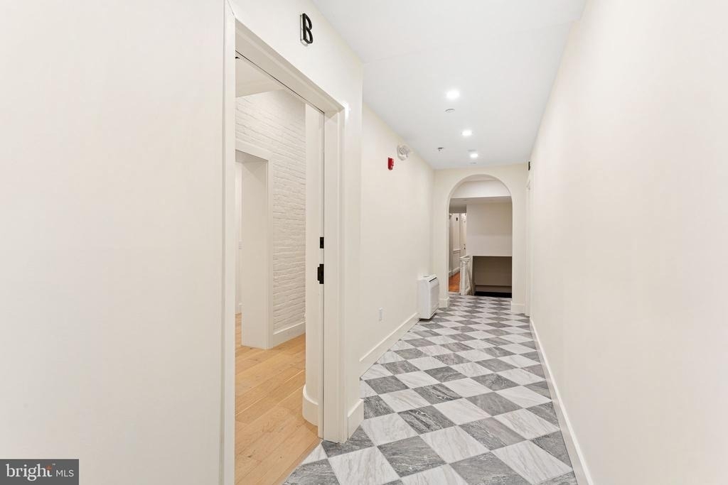 300 Kings Highway E - Photo 11