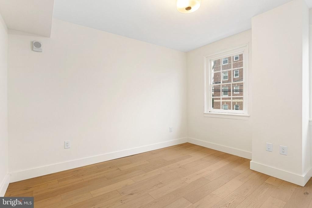 300 Kings Highway E - Photo 14