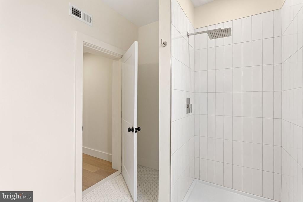 300 Kings Highway E - Photo 16