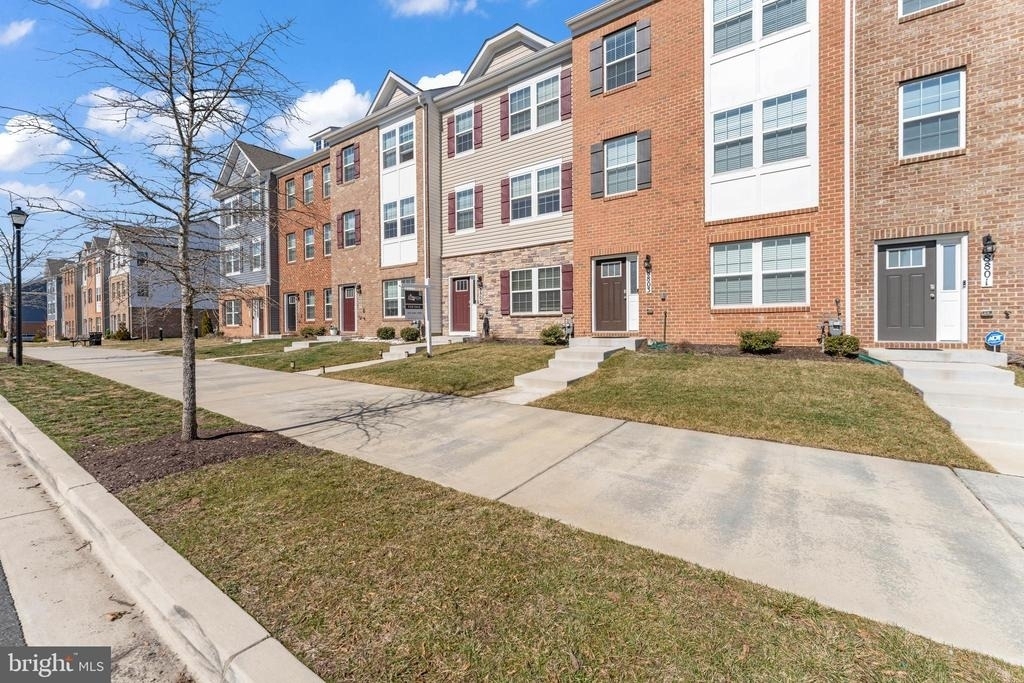 8805 Mimosa Avenue - Photo 2