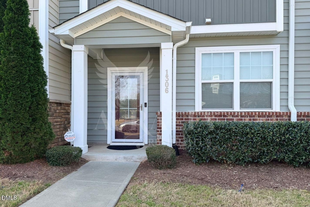 1306 Farm Pond Trail - Photo 1