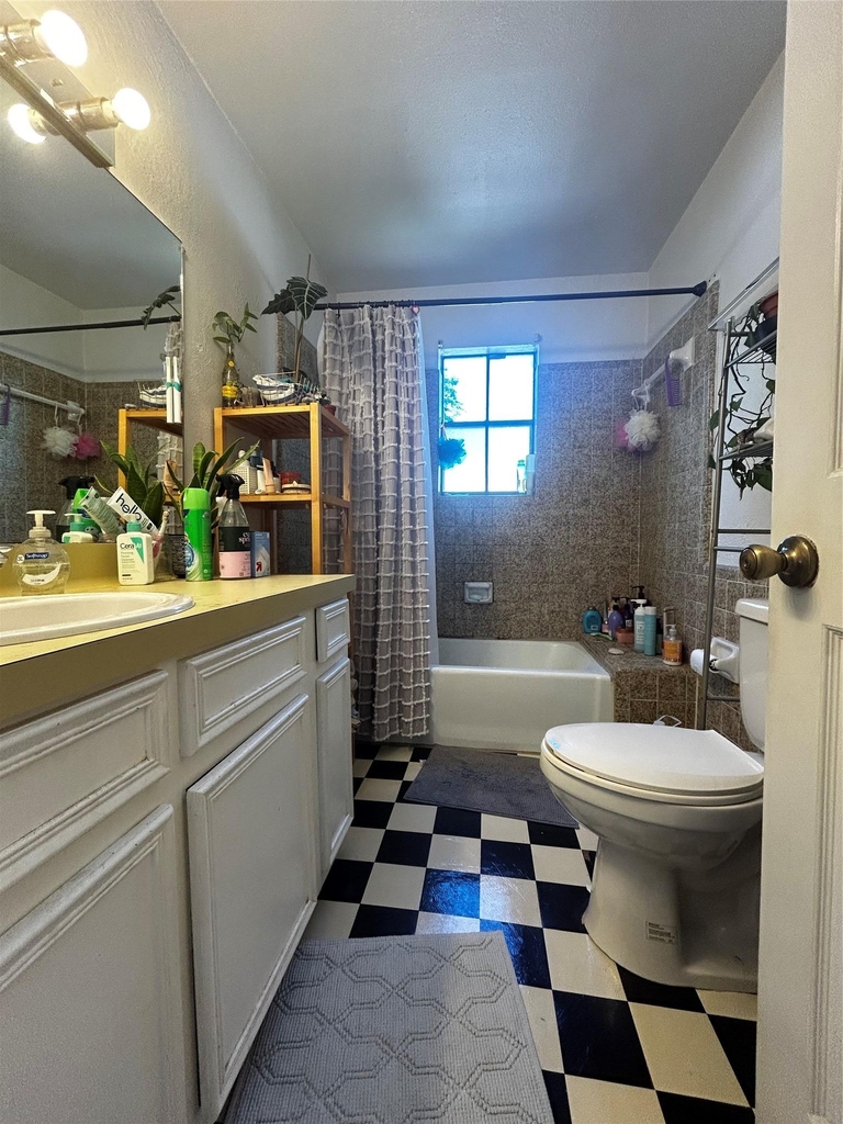 4511 Avenue B - Photo 9