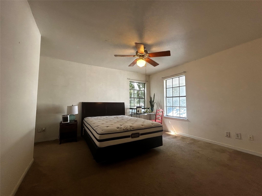 4511 Avenue B - Photo 5