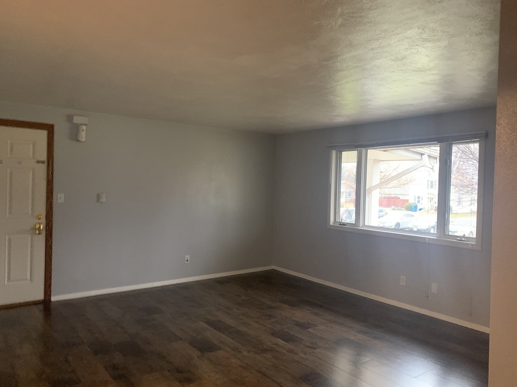 407 E Seminole Street E - Photo 1
