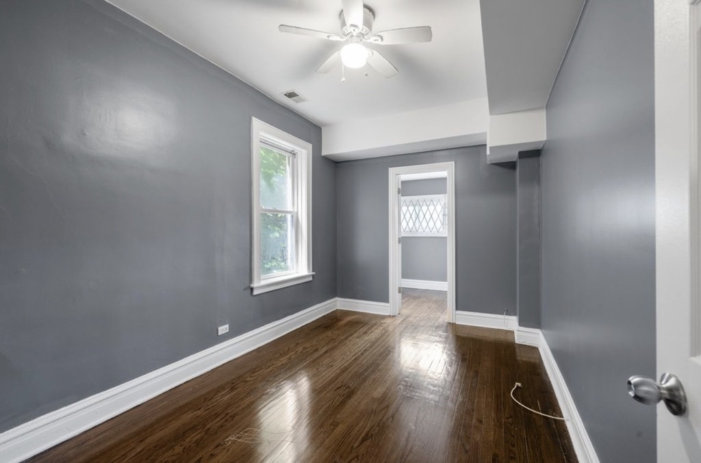 8222 S Maryland Avenue - Photo 11