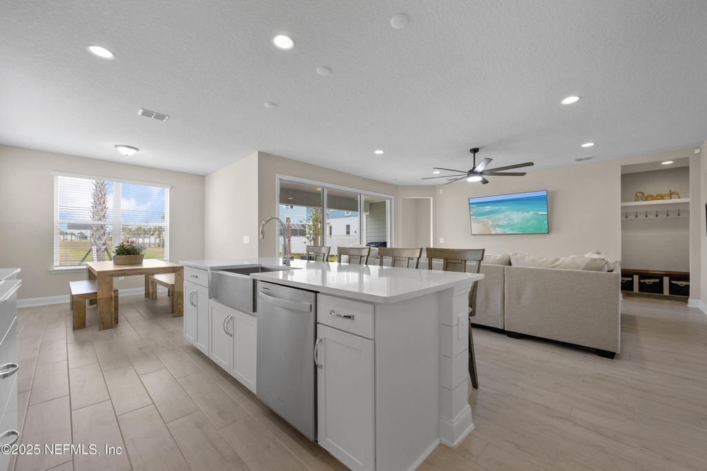 205 Seaside Vis Court - Photo 10