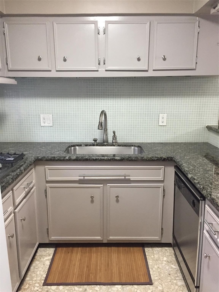 8211 Katy Freeway - Photo 5