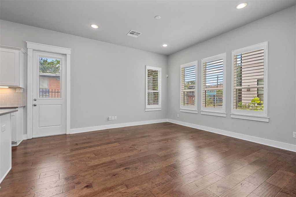 909 Oak Street - Photo 6