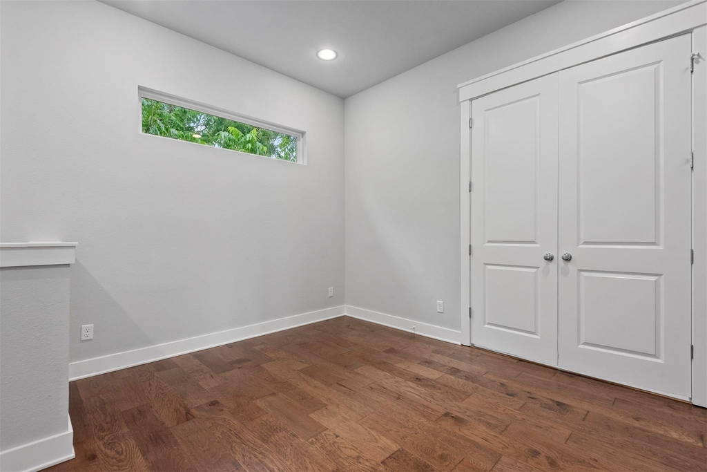 909 Oak Street - Photo 17