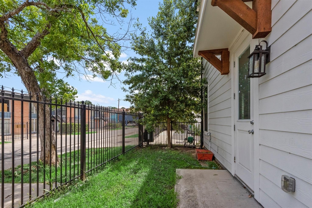 909 Oak Street - Photo 33