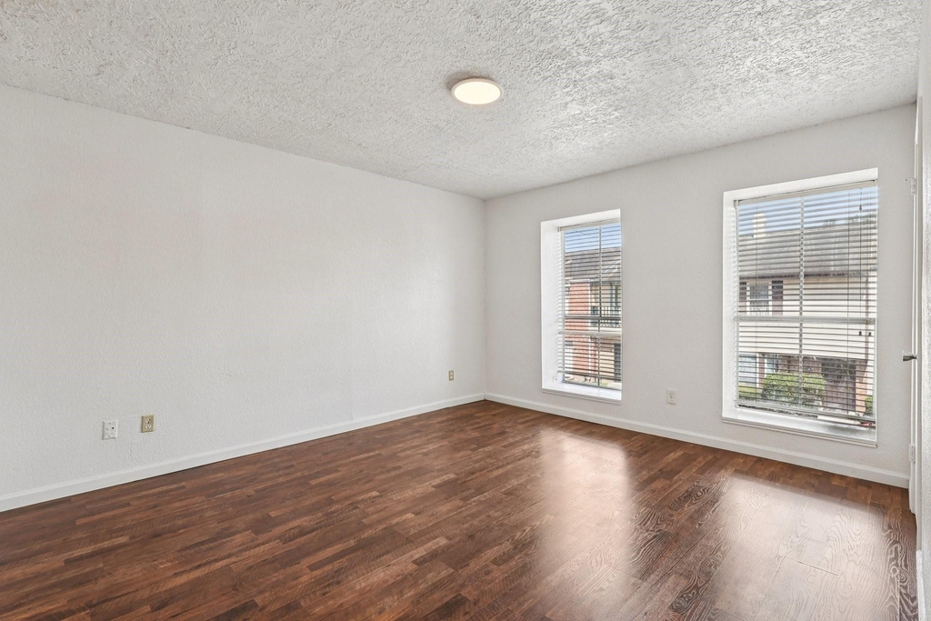 7700 Creekbend Drive - Photo 10
