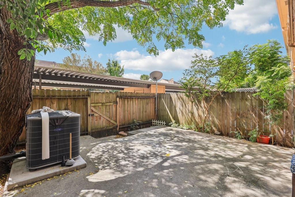 7700 Creekbend Drive - Photo 19