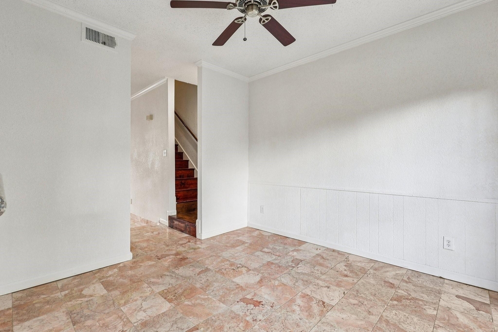 7700 Creekbend Drive - Photo 5
